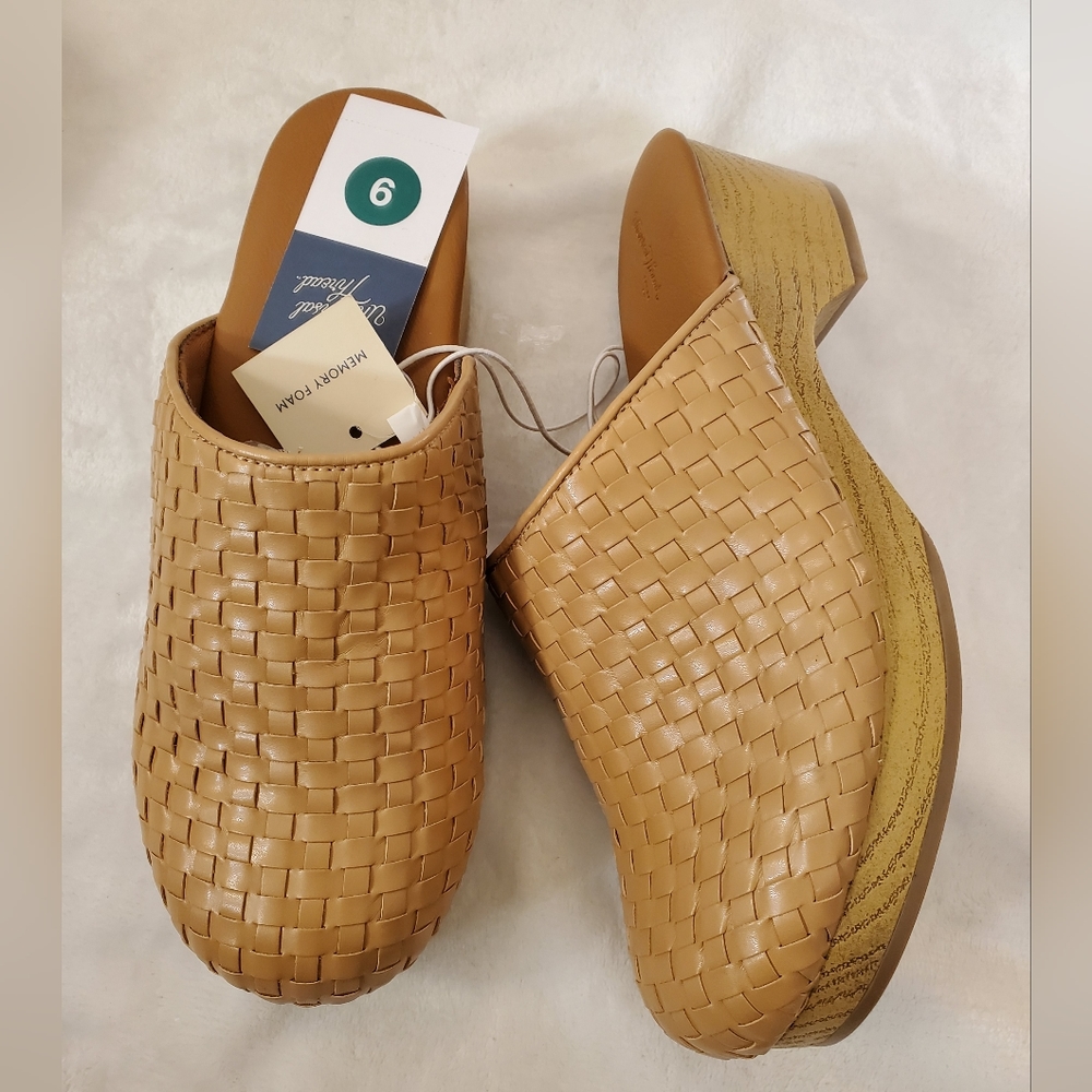 🔥2/$45 Universal Thread Women's Magnolia Brown Woven Leather Clog